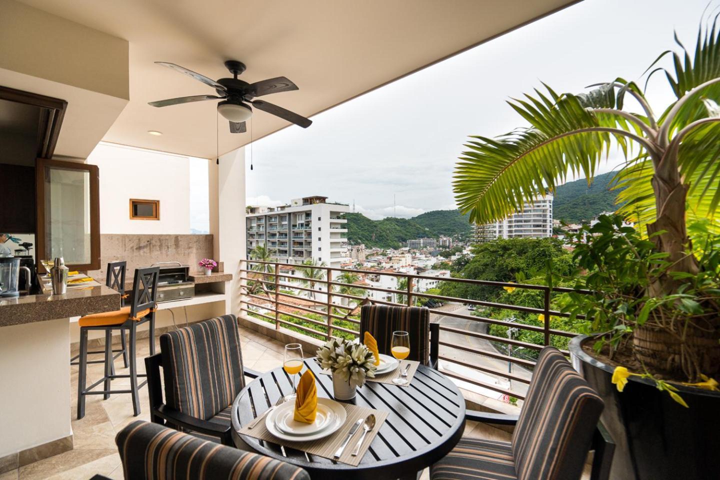 Pinnacle 220 Hotel Puerto Vallarta