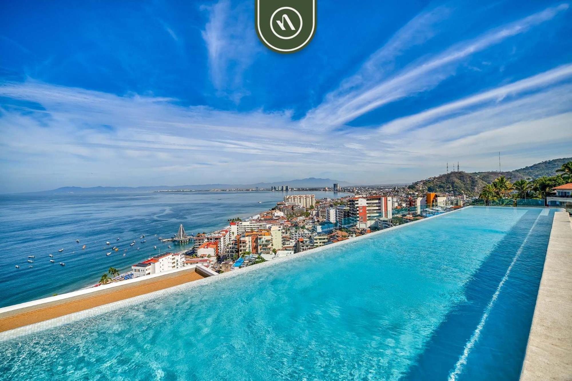 Luxury 2 Bedroom With Beachview - Rooftop Pool *
