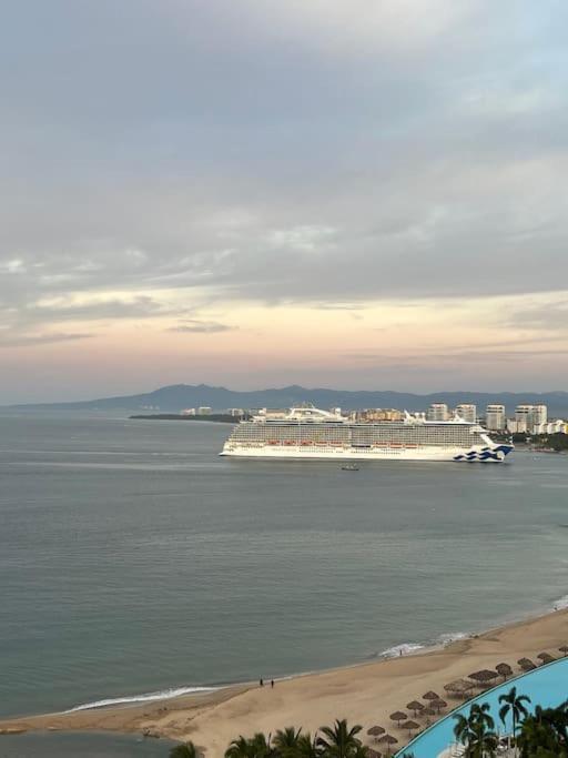 Spectacular In Grand Venetian Apartment Puerto Vallarta