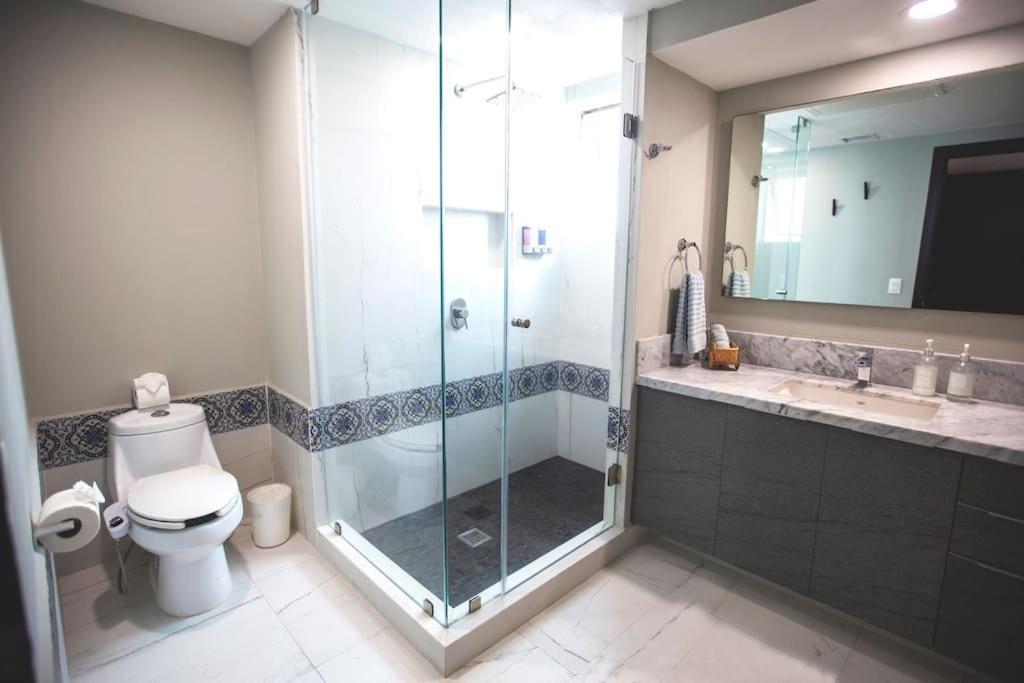 Apartment Spectacular In Grand Venetian
