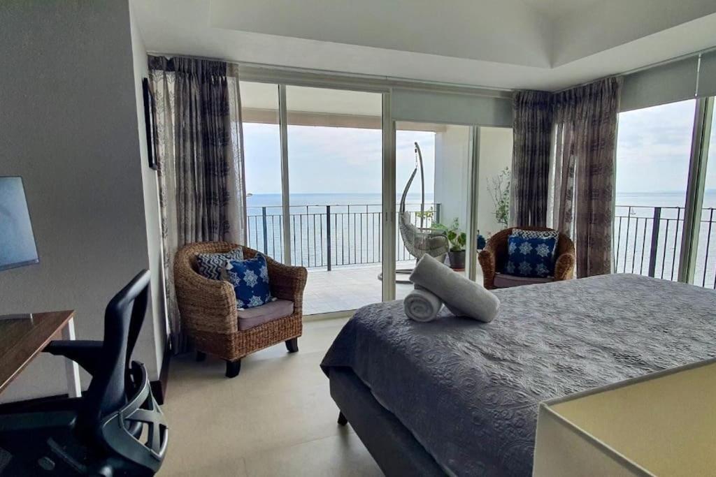 Apartment Spectacular In Grand Venetian