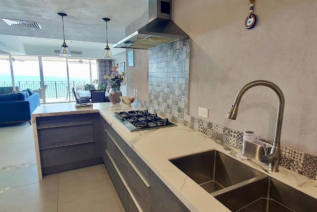 Apartment Spectacular In Grand Venetian *