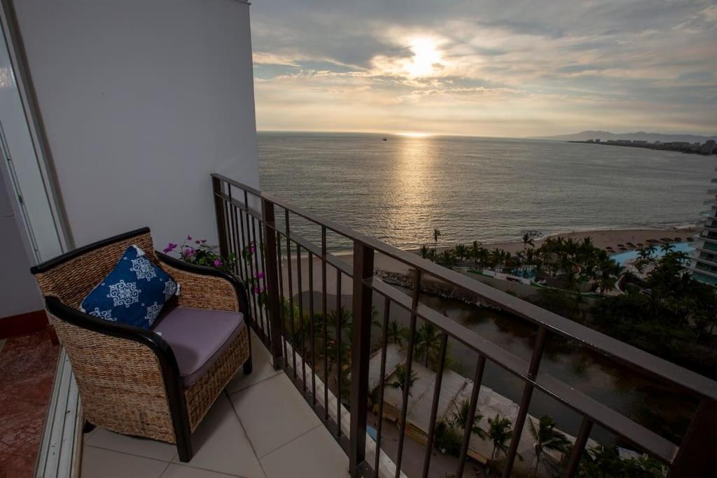 Spectacular In Grand Venetian Apartment Puerto Vallarta