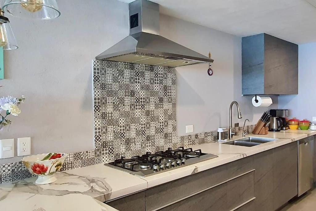Apartment Spectacular In Grand Venetian