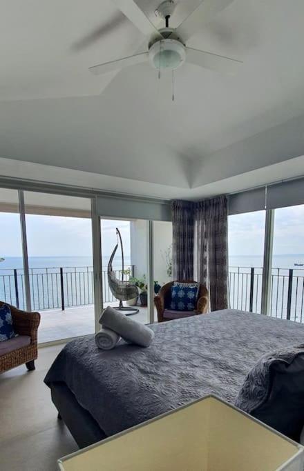 Apartment Spectacular In Grand Venetian