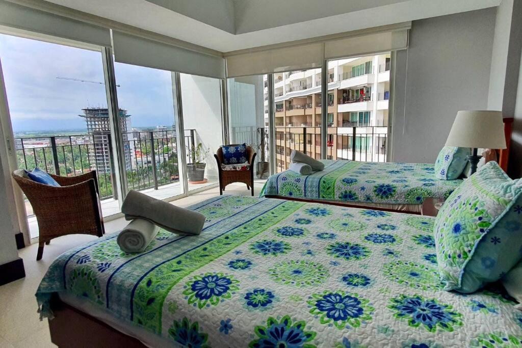 Spectacular In Grand Venetian Apartment