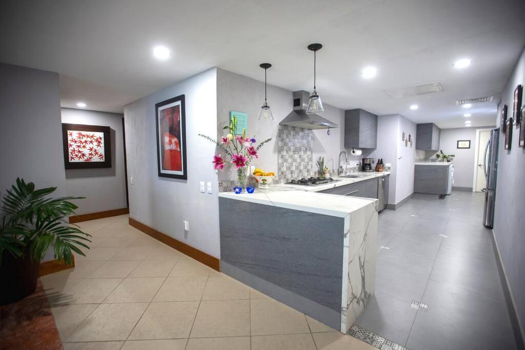 Apartment Spectacular In Grand Venetian Puerto Vallarta