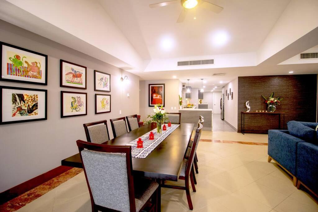Spectacular In Grand Venetian Apartment
