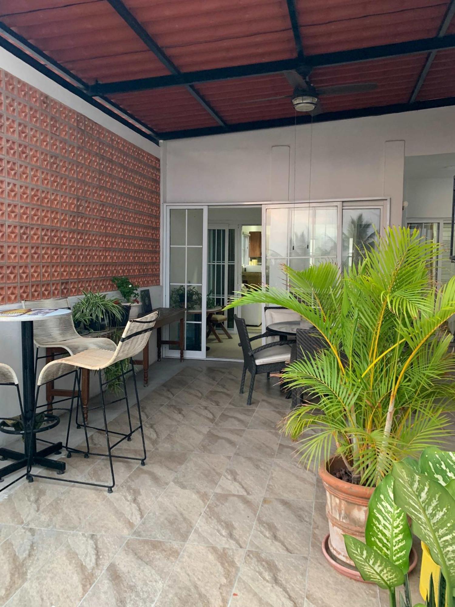 2 Bedroom Penthouse Paradise Near The Apartment *