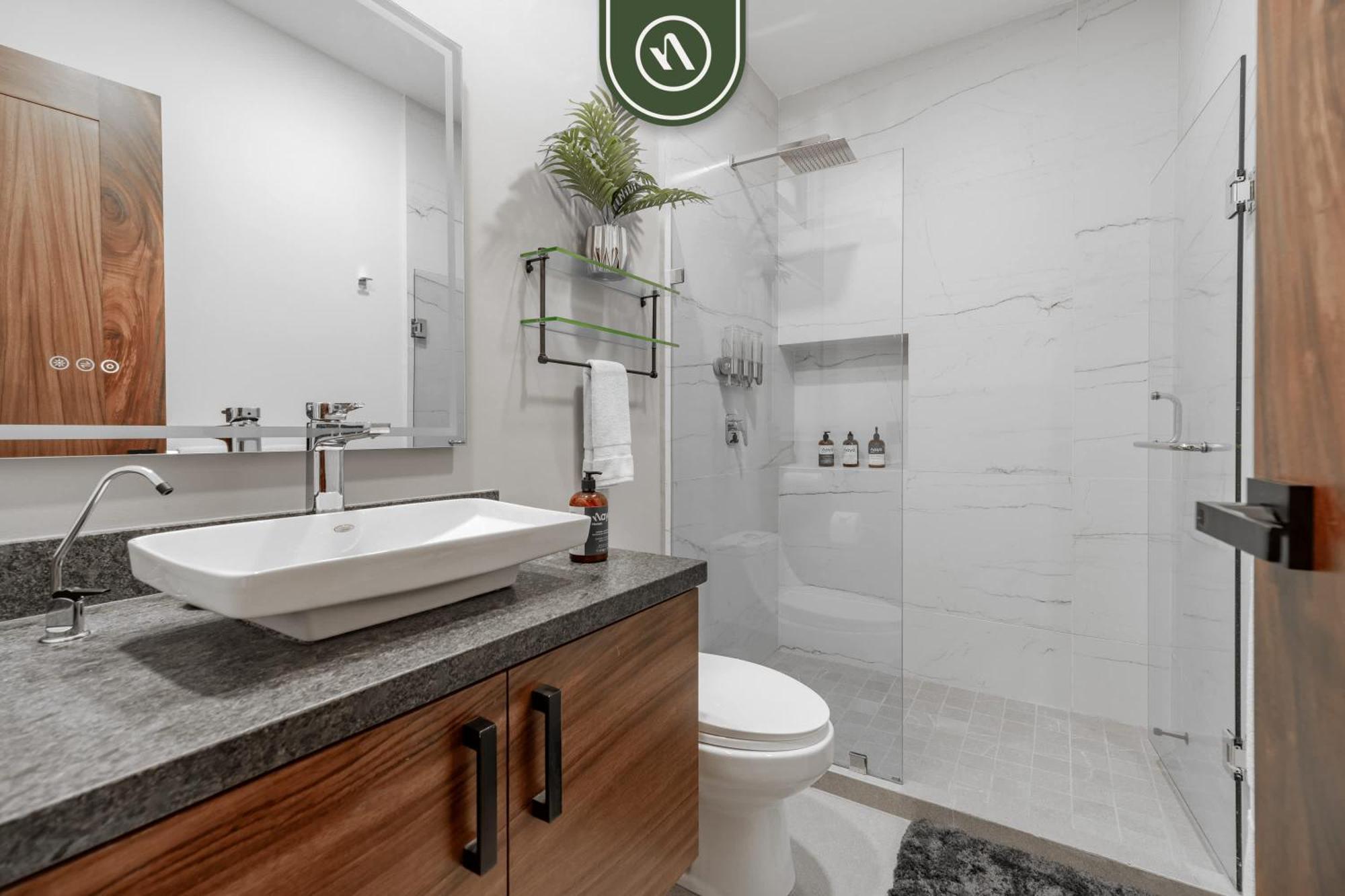 Luxury 2 Bedroom With Beachview - Rooftop Pool Apartment