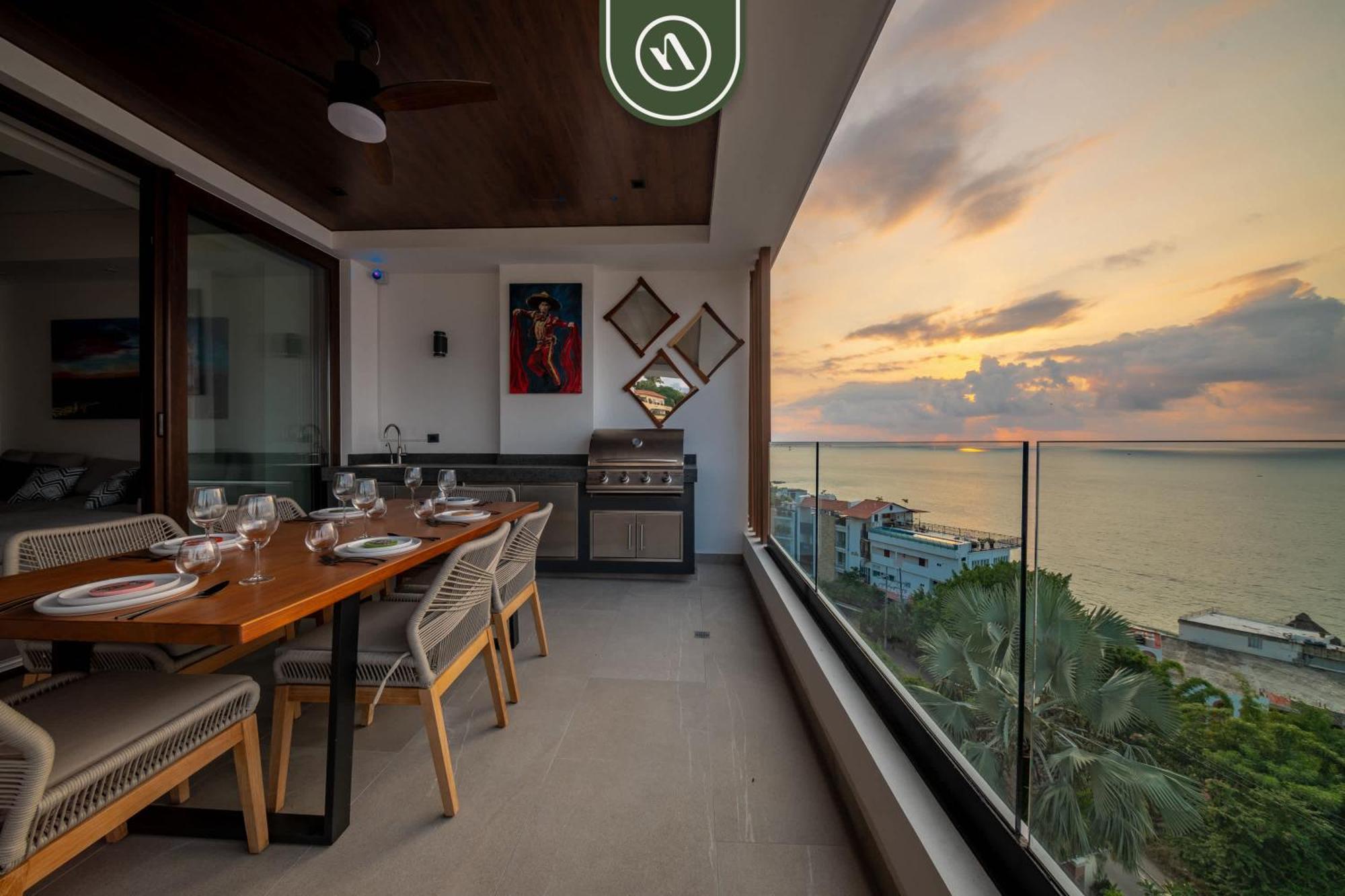 Luxury 2 Bedroom With Beachview - Rooftop Pool Apartment