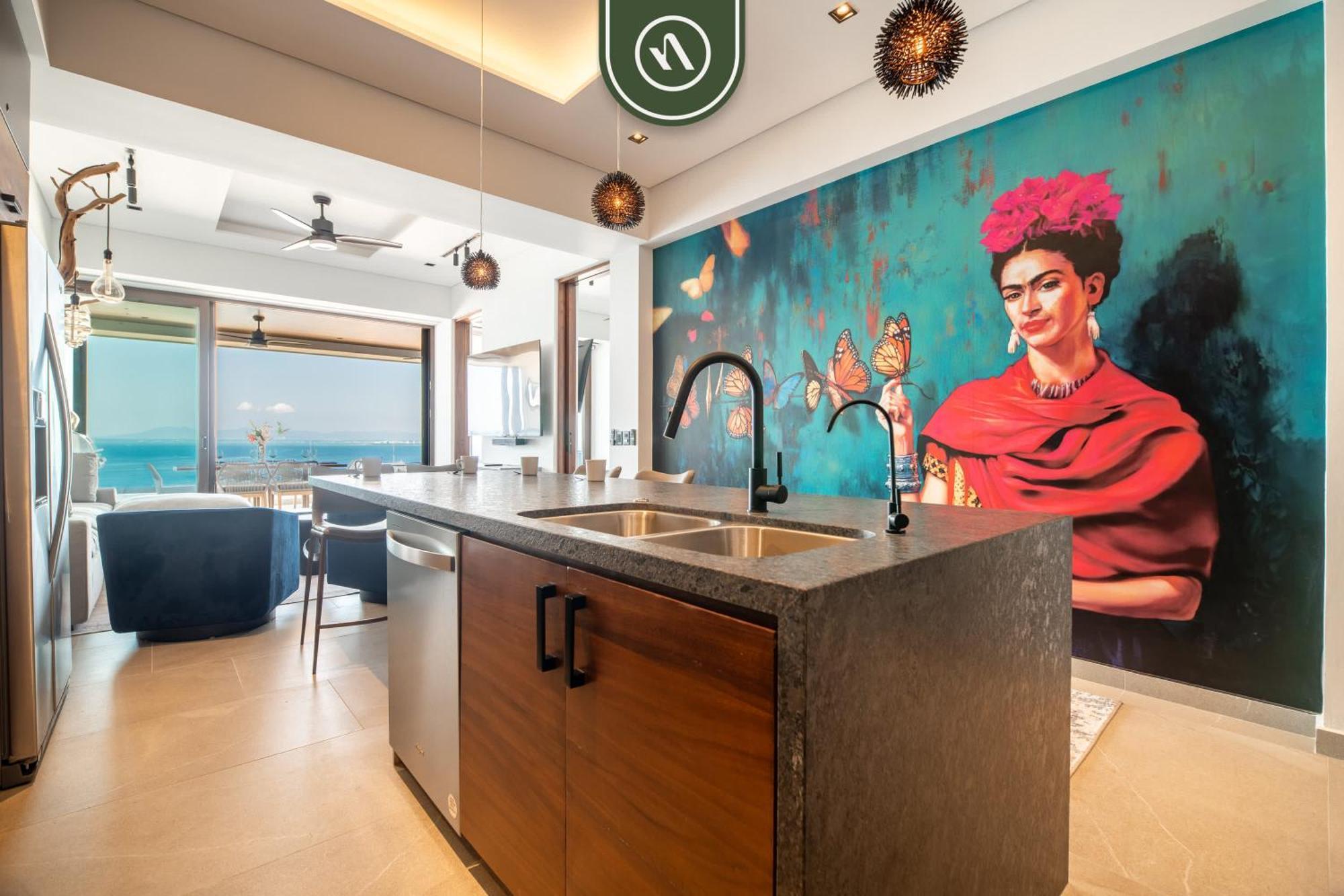 Luxury 2 Bedroom With Beachview - Rooftop Pool Apartment *