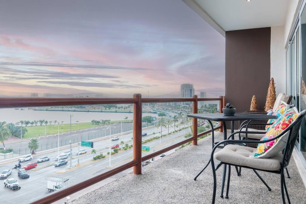 Apartment Deck 12 Ocean View Deparment