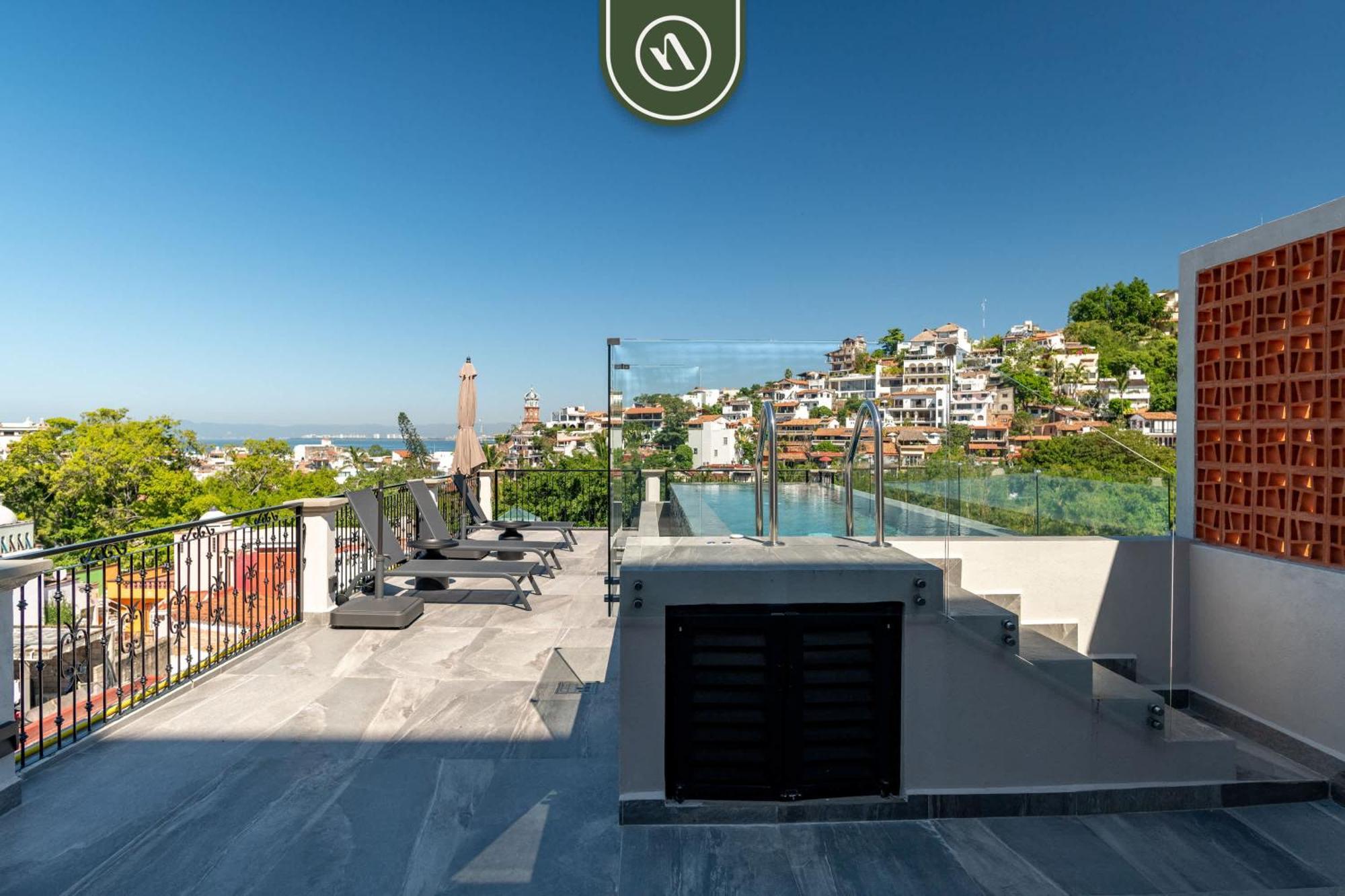 Centric 1 Bedroom In Zona Romantica - Pool Puerto Vallarta