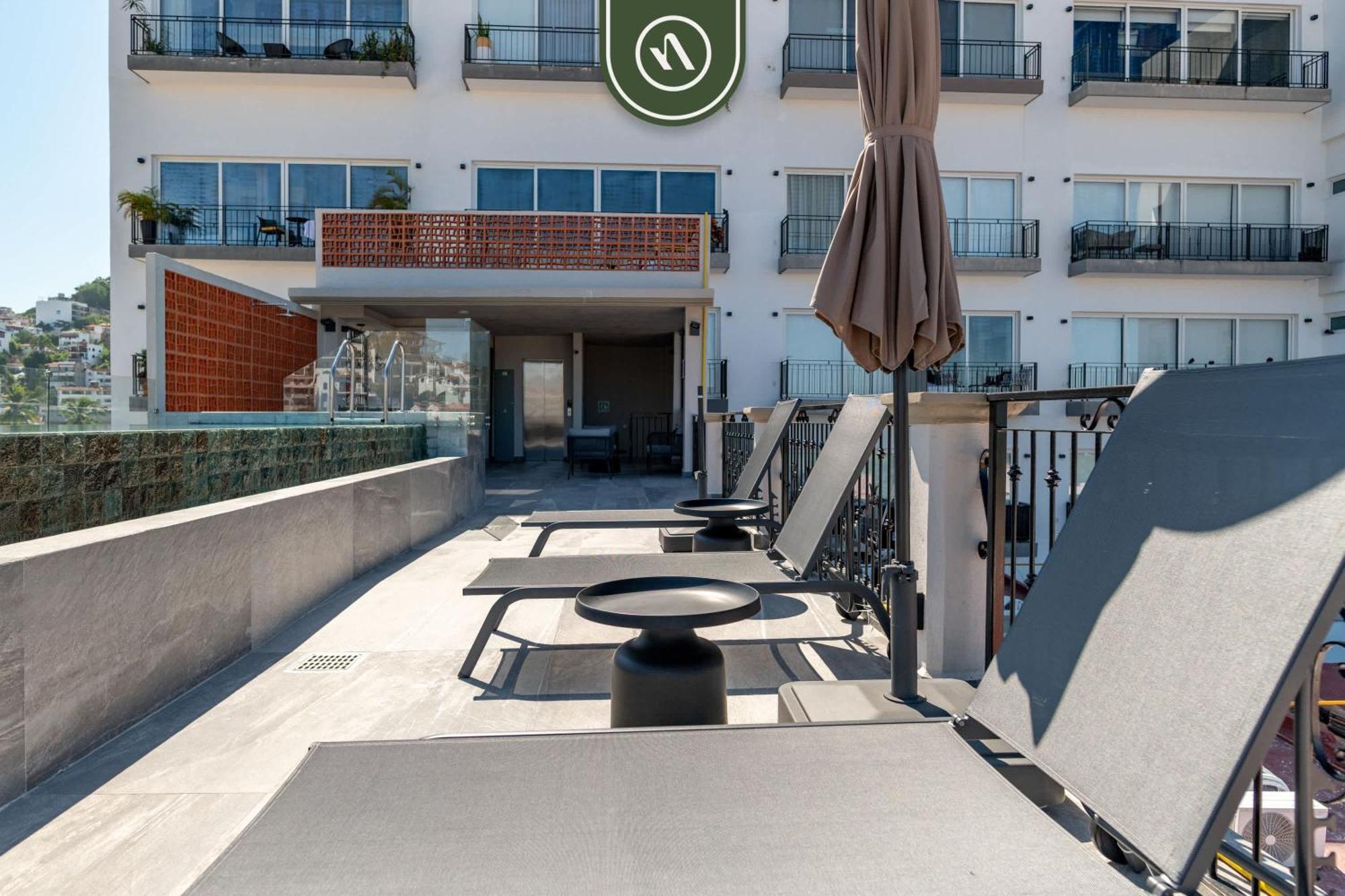 Centric 1 Bedroom In Zona Romantica - Pool Apartment Puerto Vallarta