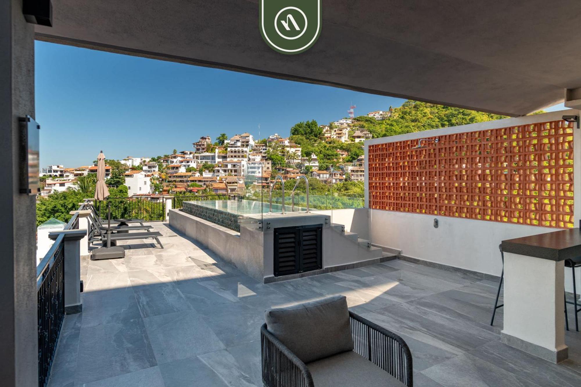 Centric 1 Bedroom In Zona Romantica - Pool Apartment Puerto Vallarta