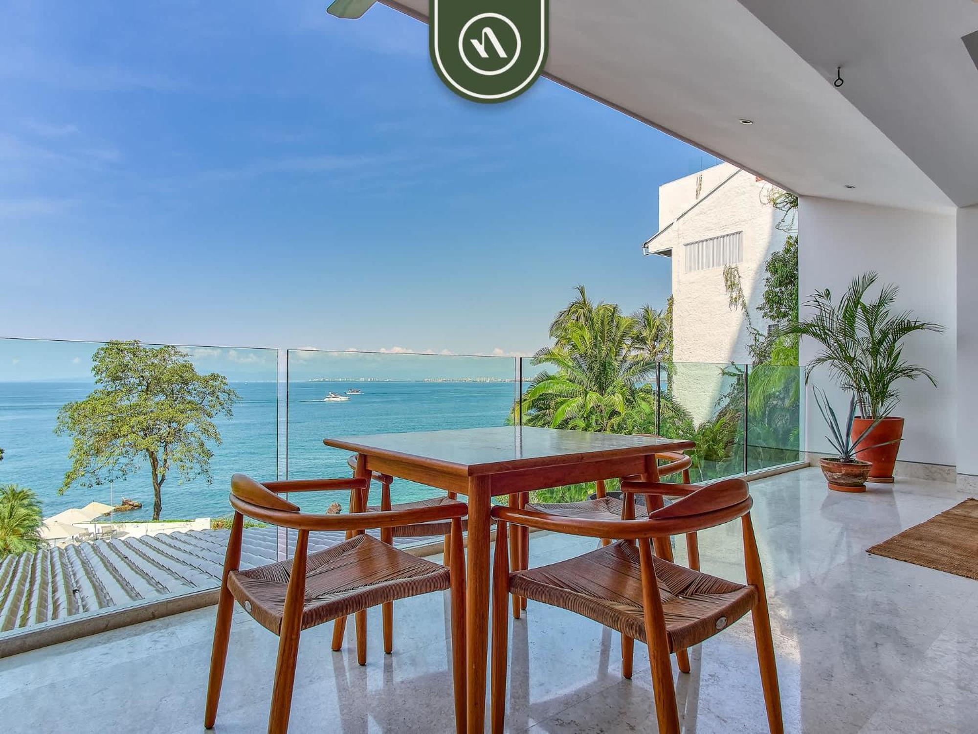 Apartment Luxury 3 Bedroom - Beachfront - Multiple Pools *