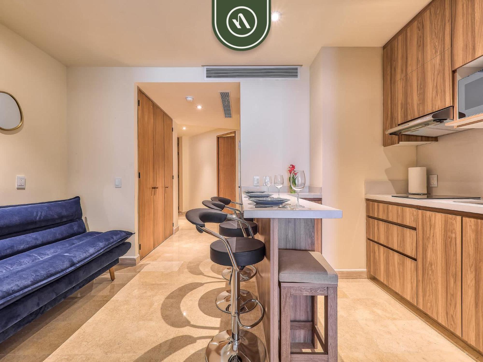 Oceanfront 2 Bedroom With Beachclub - Pools - Ocean *