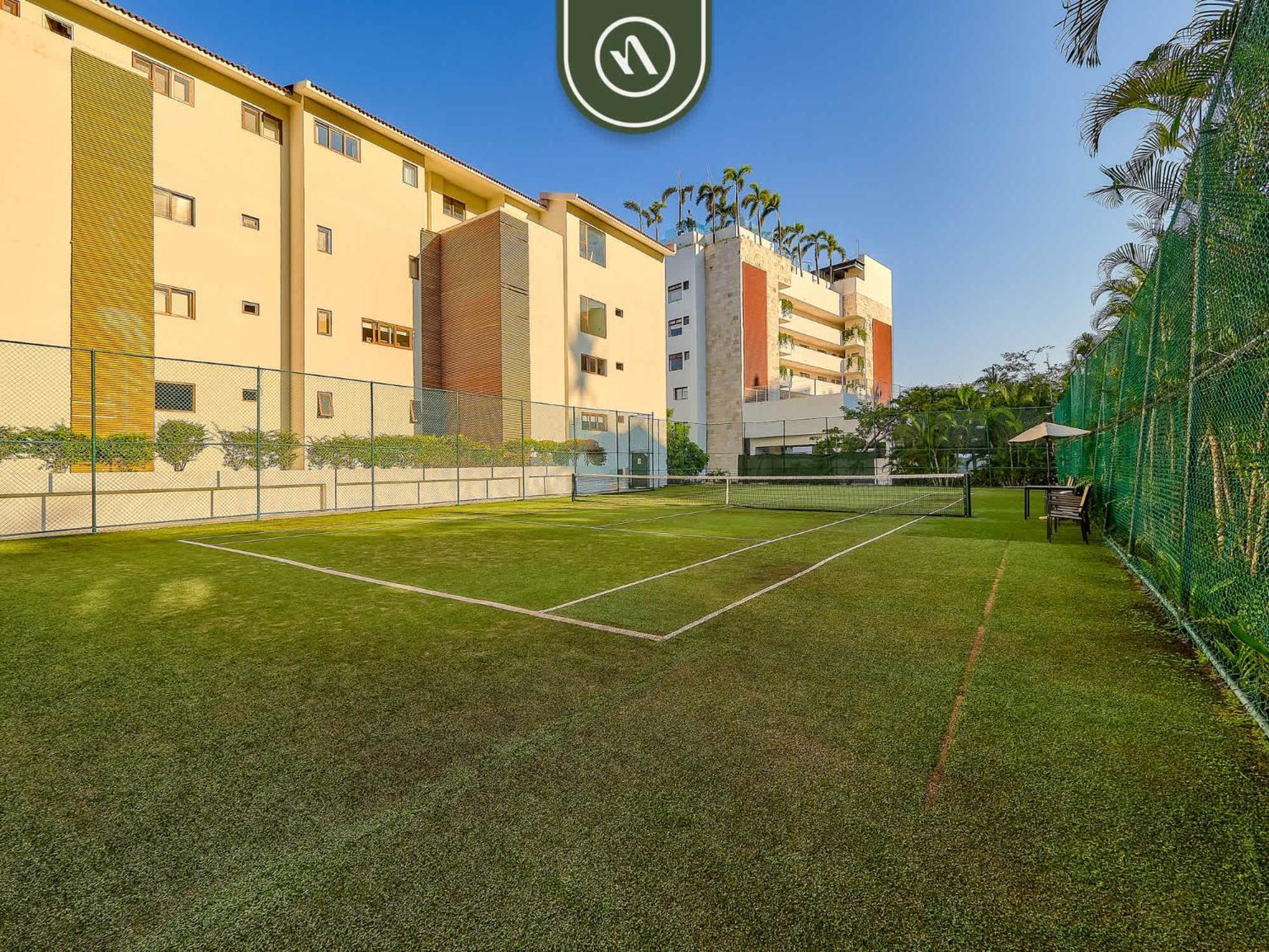 Apartment Luxury 3 Bedroom - Beachfront - Multiple Pools *