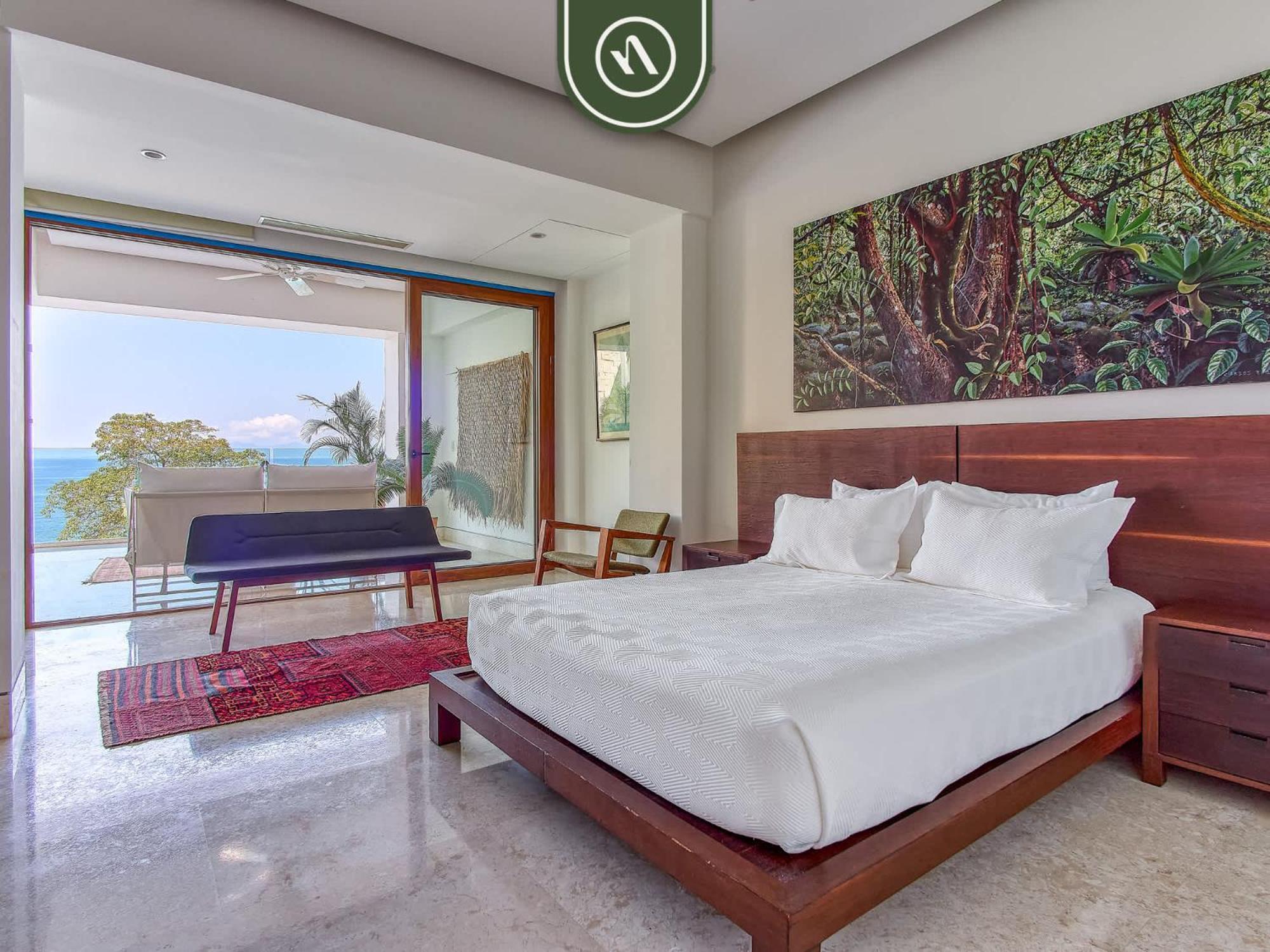 Luxury 3 Bedroom - Beachfront - Multiple Pools Apartment