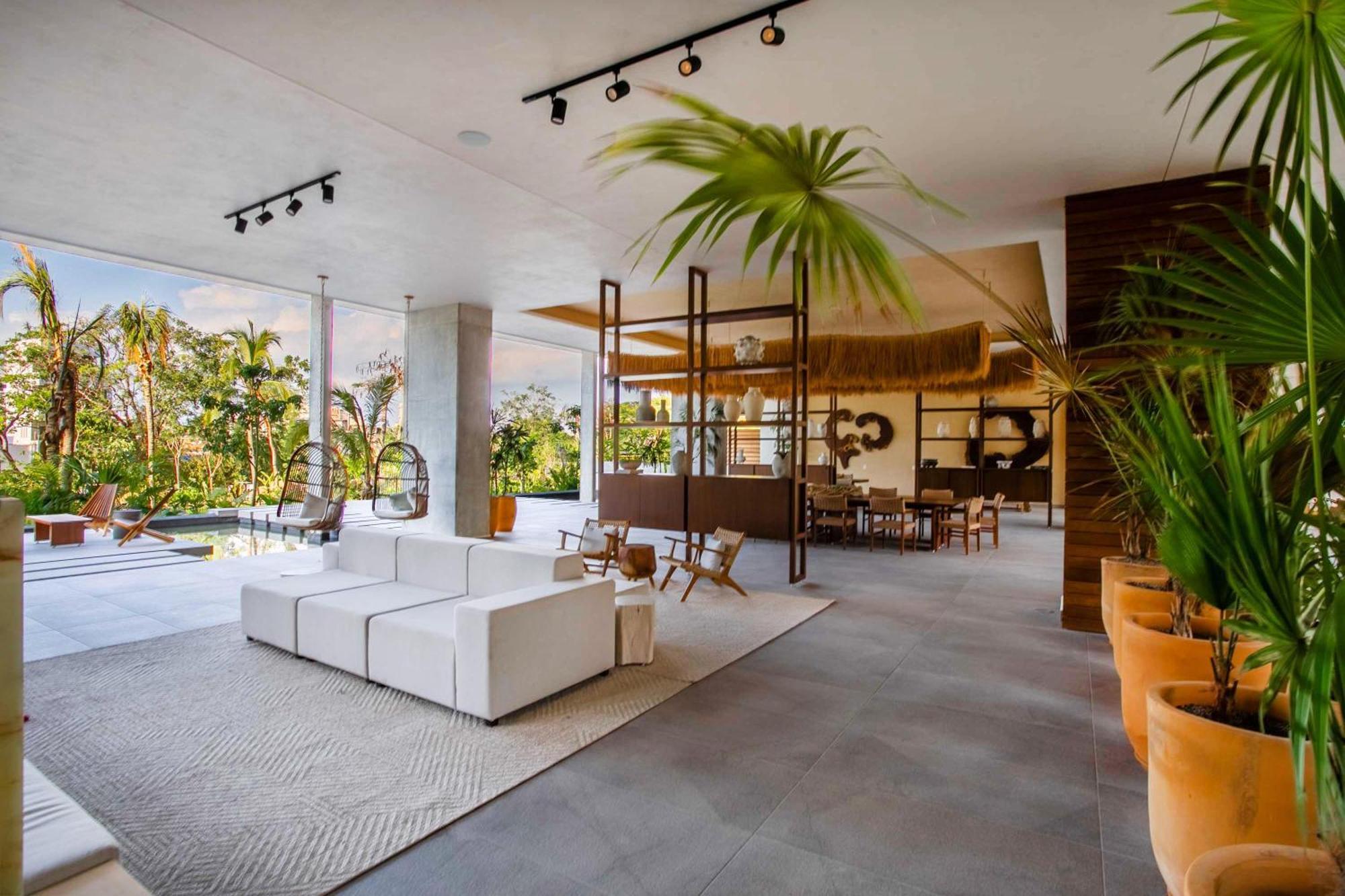 Large Corner Balcony | Bar, Gym, In Romantic Zone Holiday home