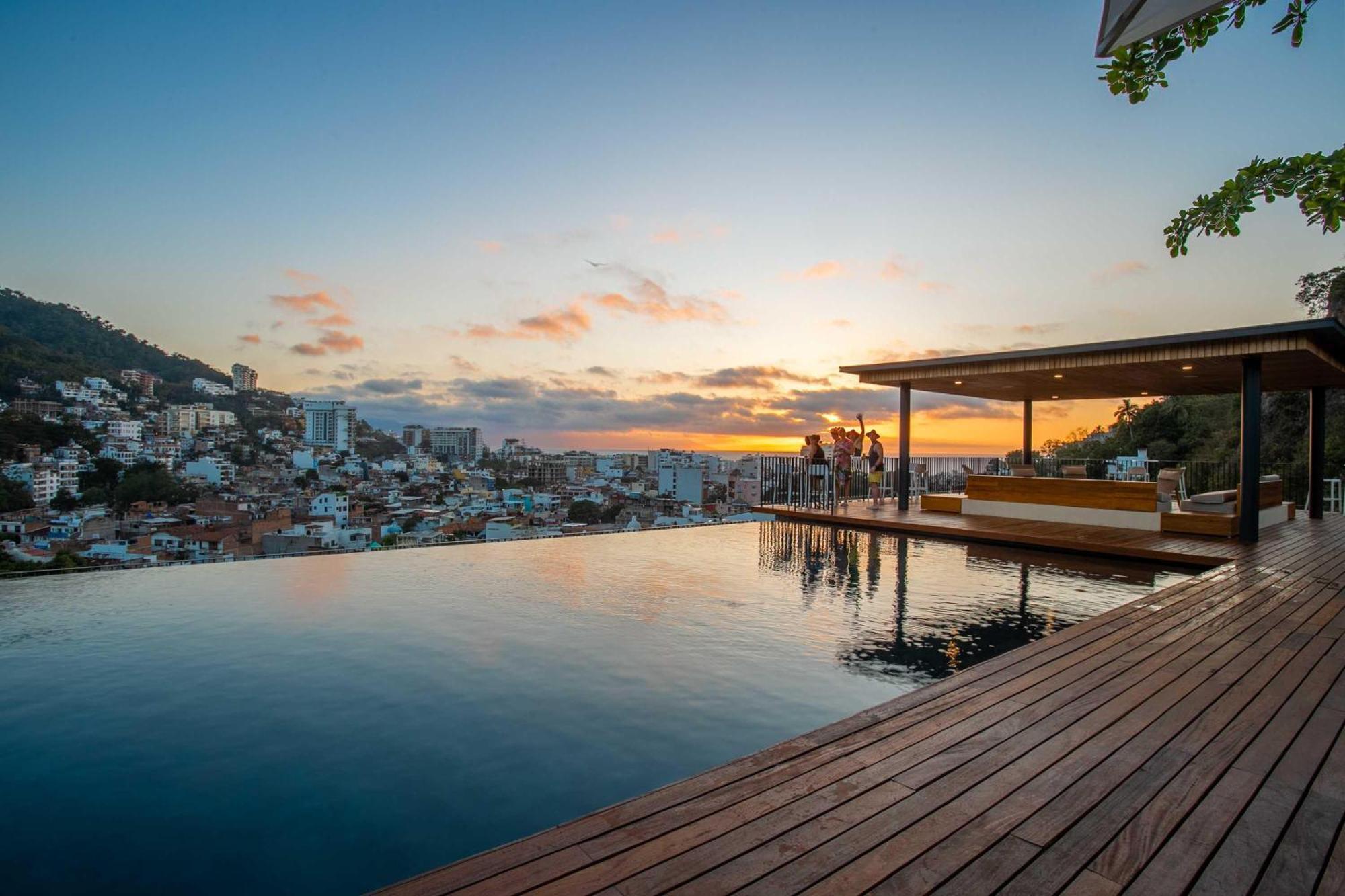 Holiday home Large Corner Balcony | Bar, Gym, In Romantic Zone Puerto Vallarta