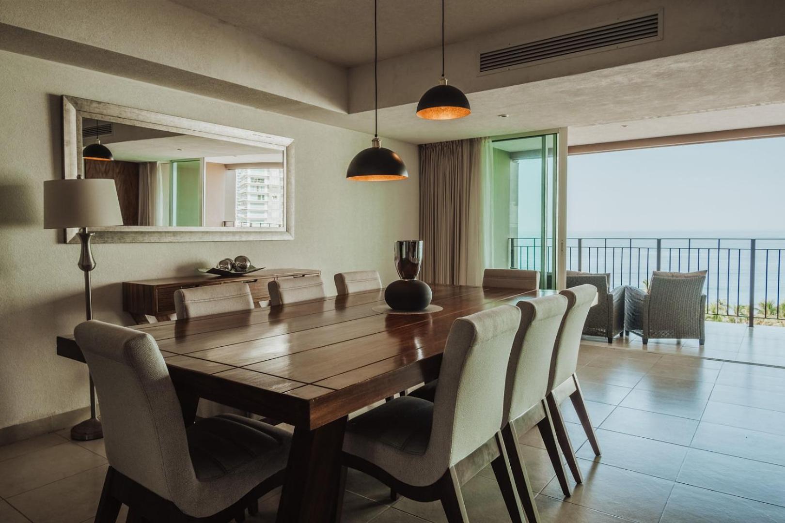 Grand Venetian Beachfront Apartamento
