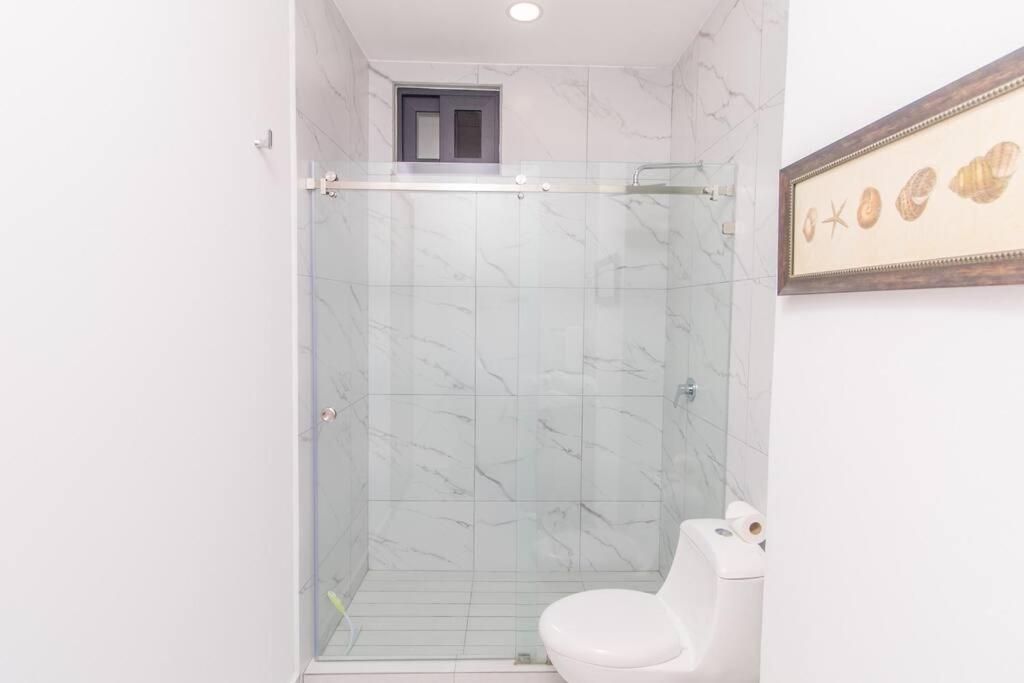 Stylish With Rooftop Pool & Modern Amenities Apartment
