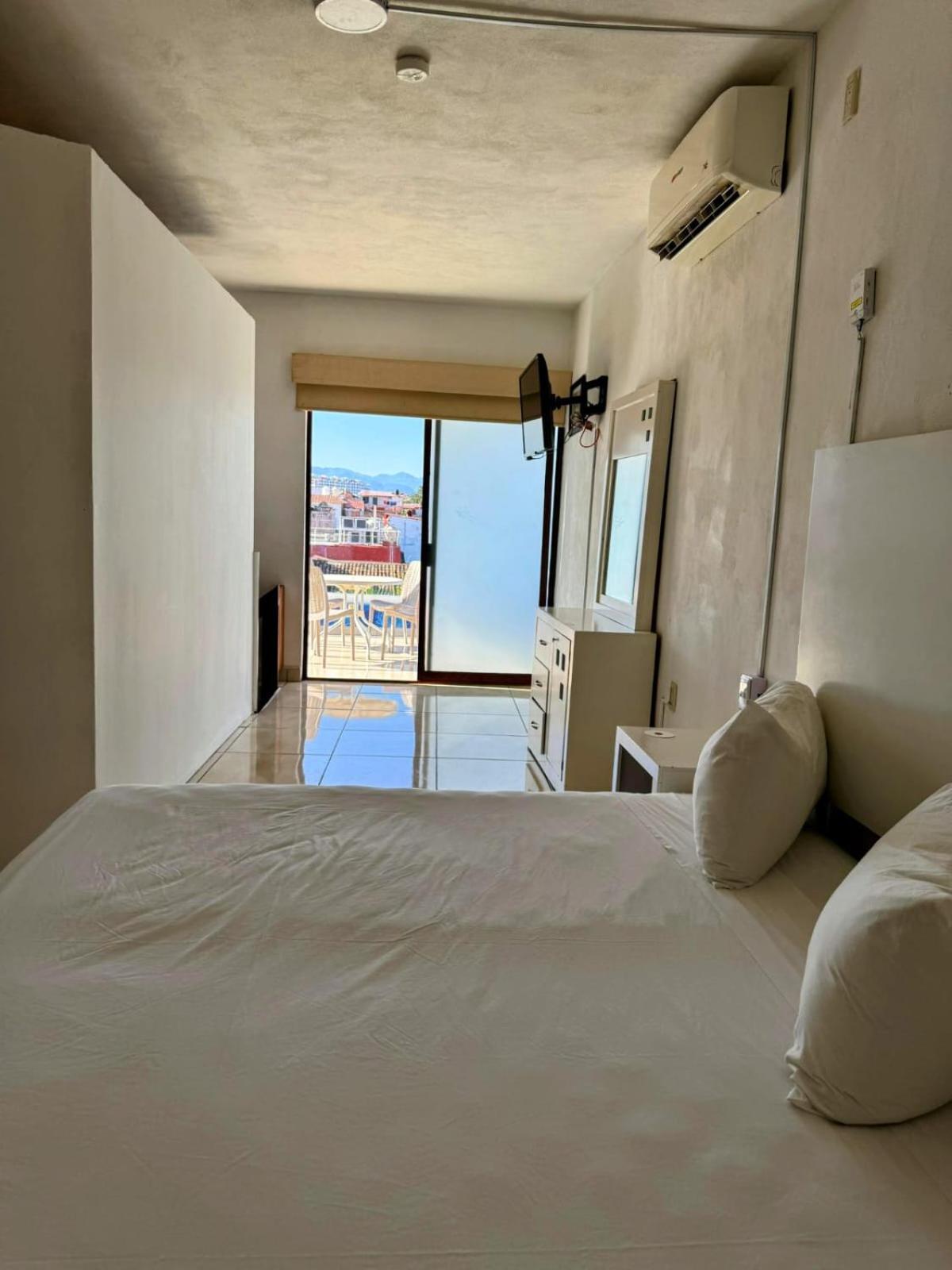 Hotel Loft Malecon Vallarta 2*