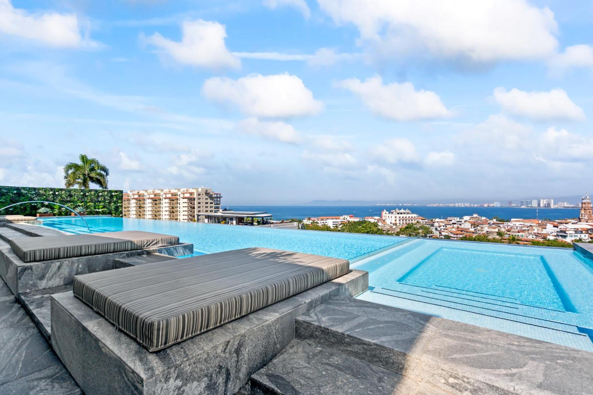 2b Modern Romantica Luxury *