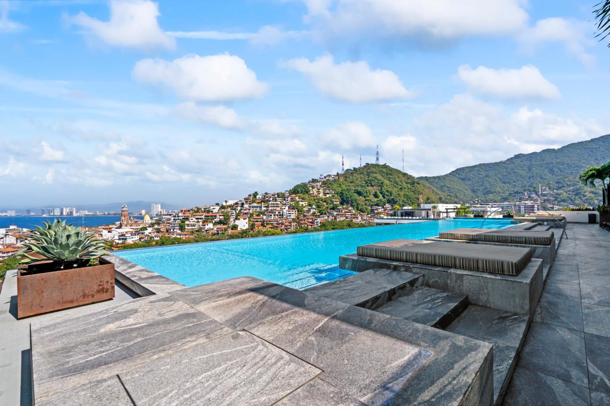 Apartment 2b Modern Romantica Luxury *
