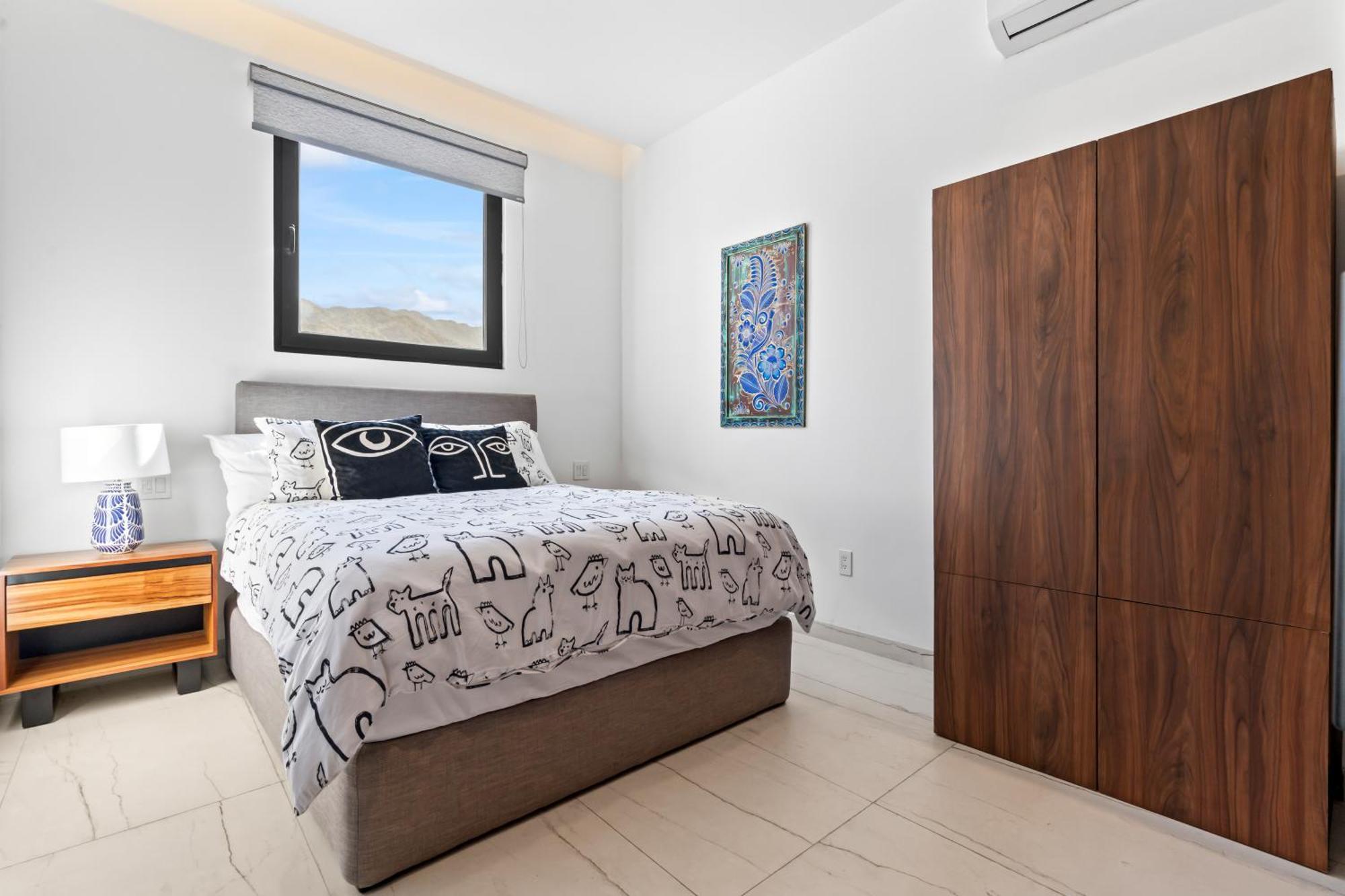 2b Modern Romantica Luxury Apartment