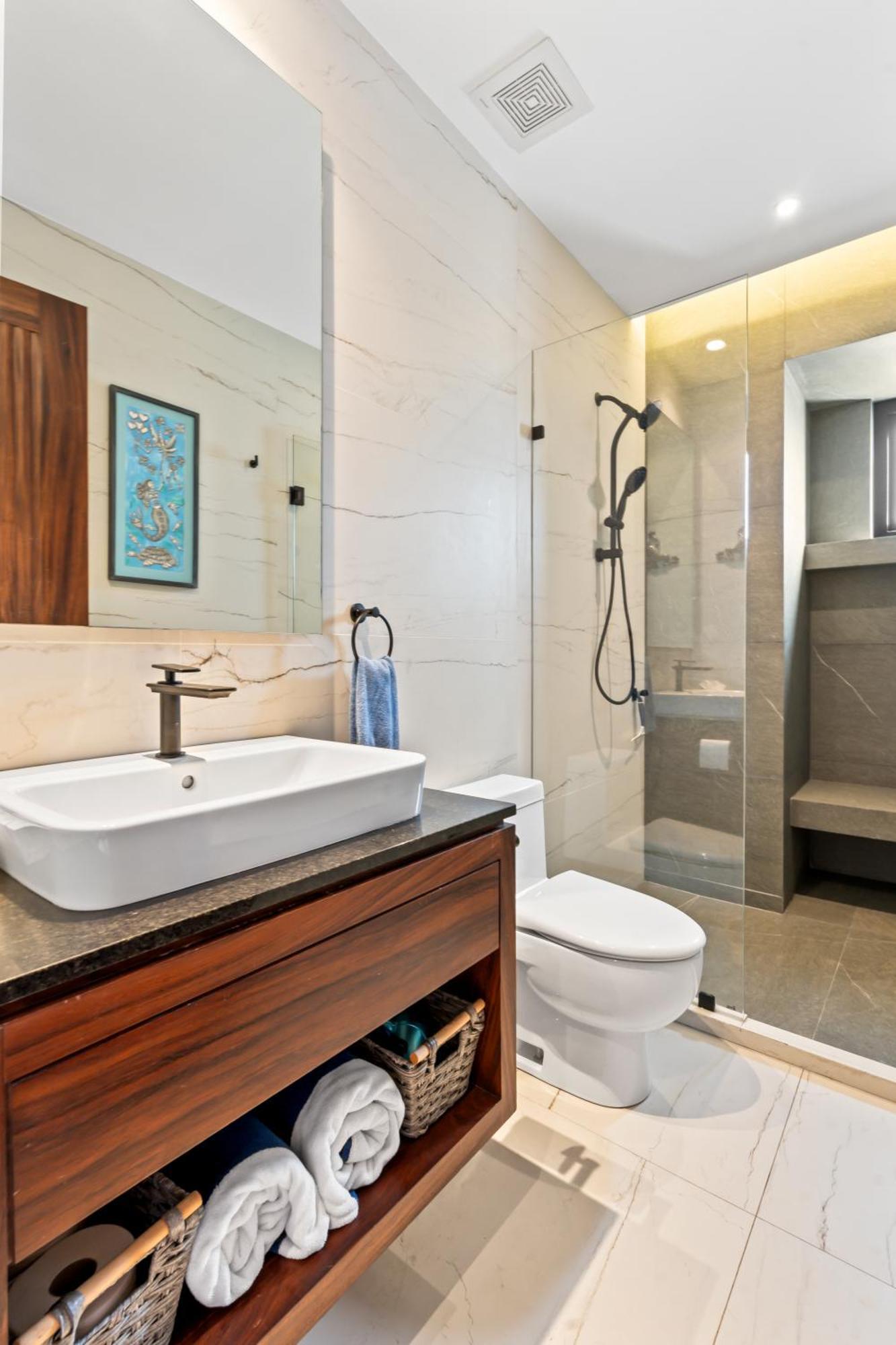 Apartment 2b Modern Romantica Luxury