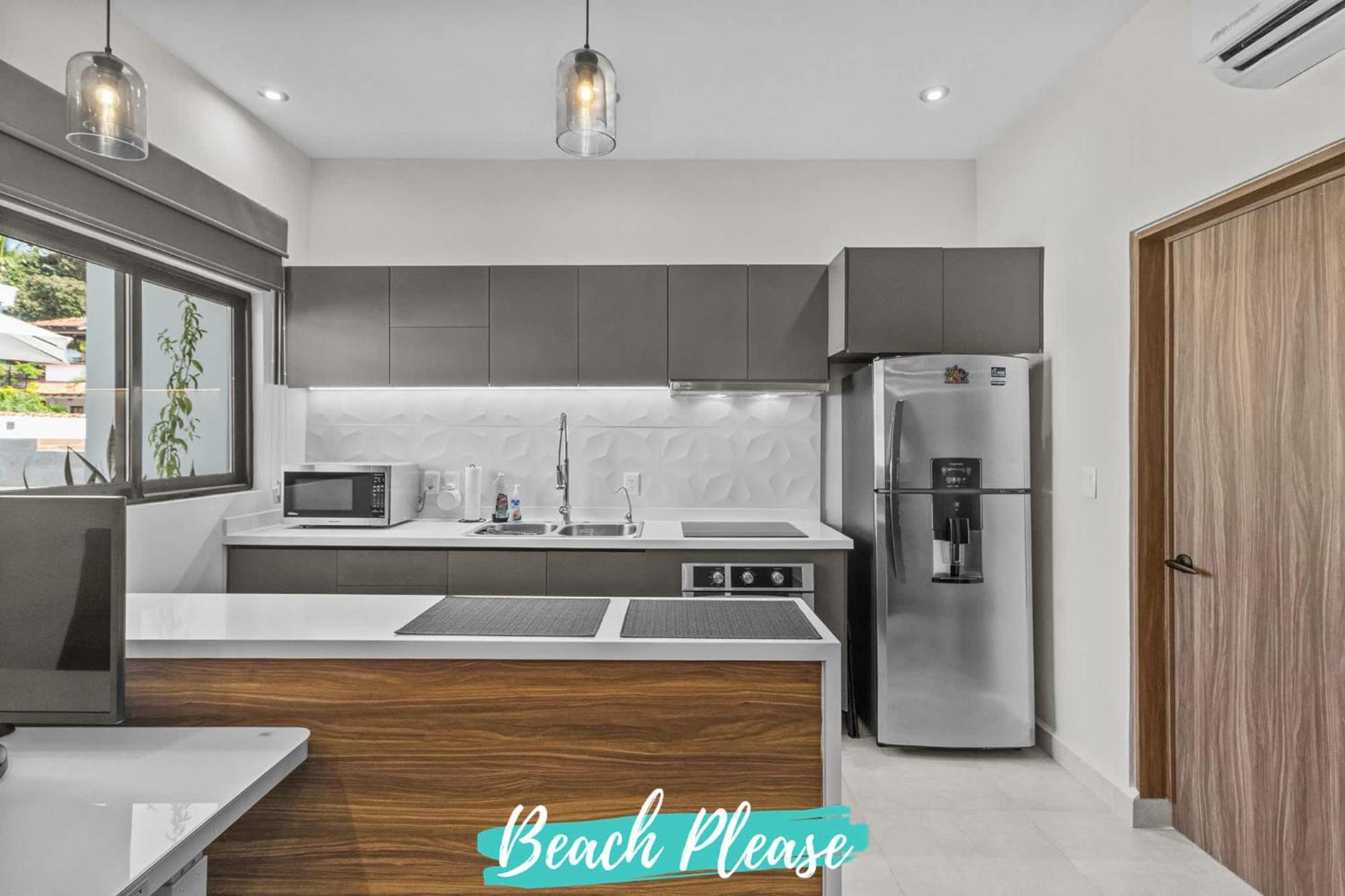 Bliss 450 - Downtown Pv Only 1 Block To Malecon