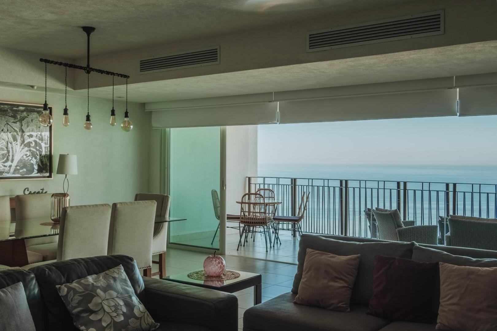 Grand Venetian Beachfront Apartamento