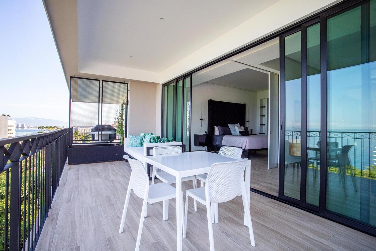 Swanky Conchas Chinas Condo, Ocean & Jungle Views Holiday home