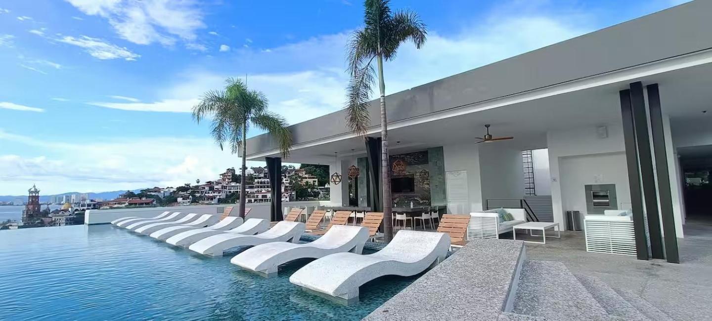 Avida Romantic Zone Gym Rooftop Pool Apartment