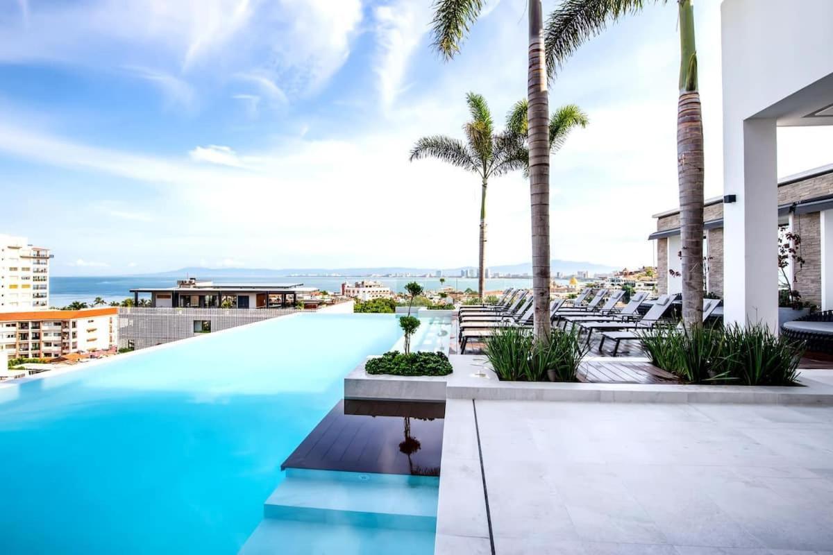 Desire Romantic Zone Gym Rooftop Pool *