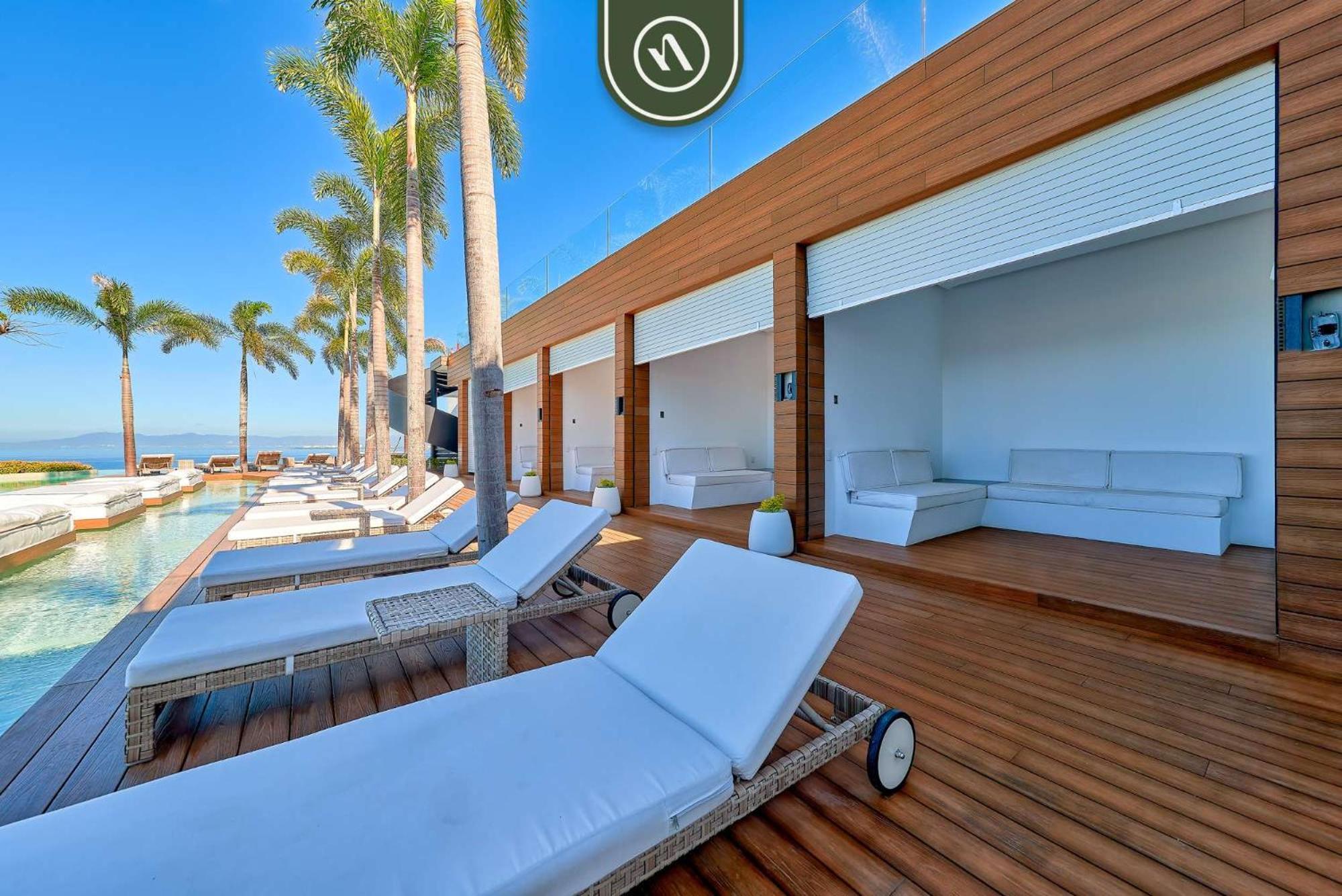 With Balcony - Rooftop Pool With Ocean View * Puerto Vallarta