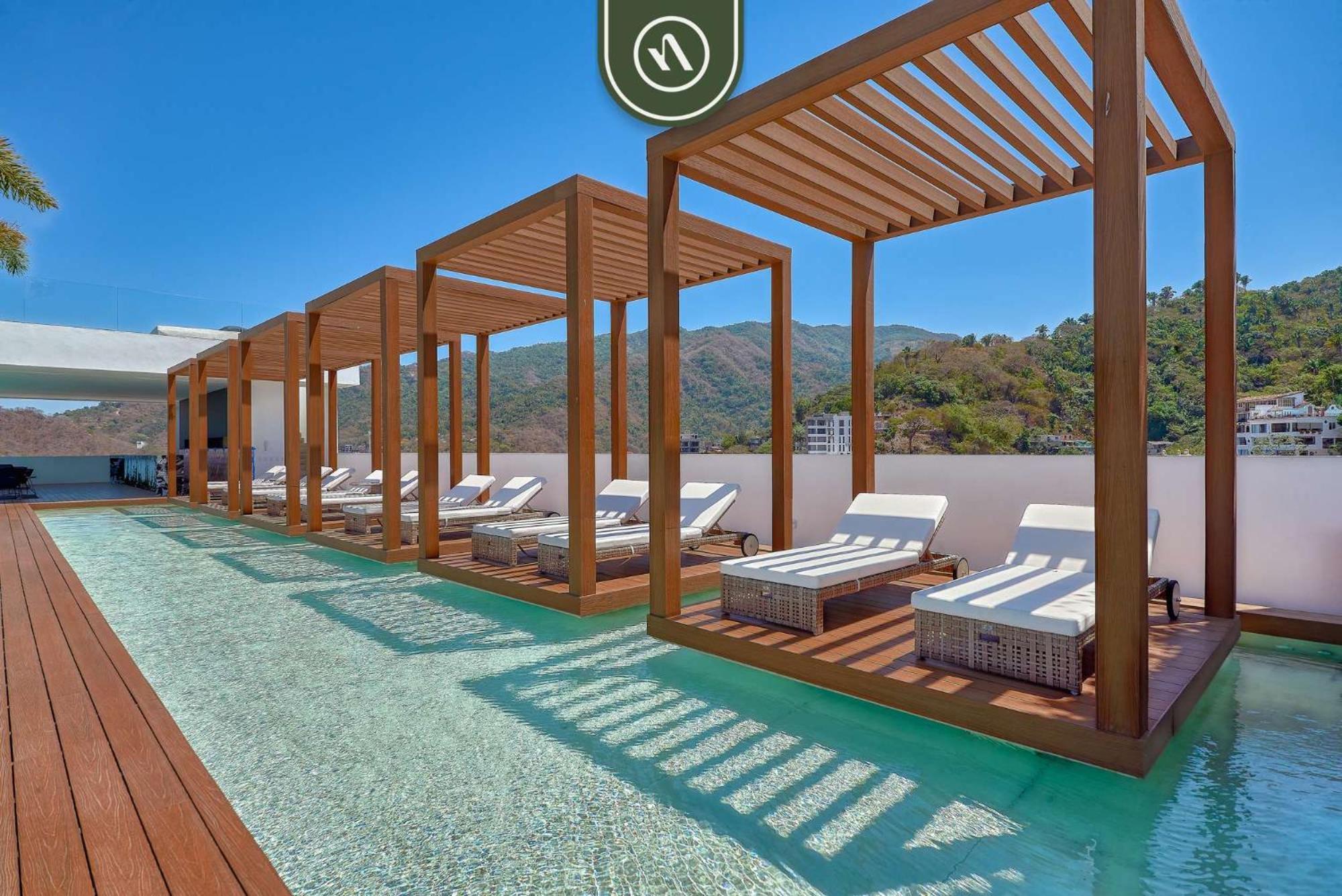 With Balcony - Rooftop Pool With Ocean View Apartment *