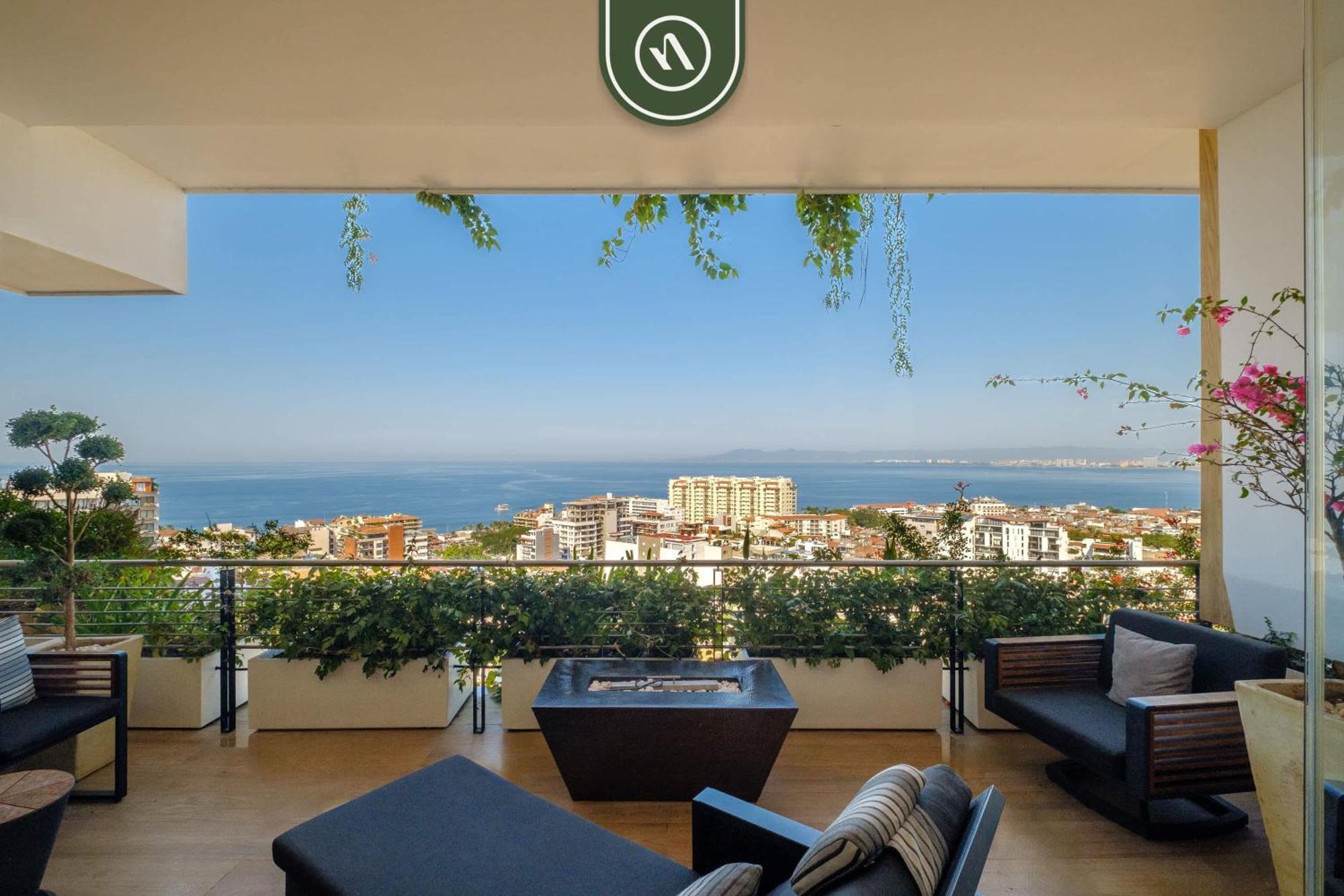 Apartment With Balcony - Rooftop Pool With Ocean View *
