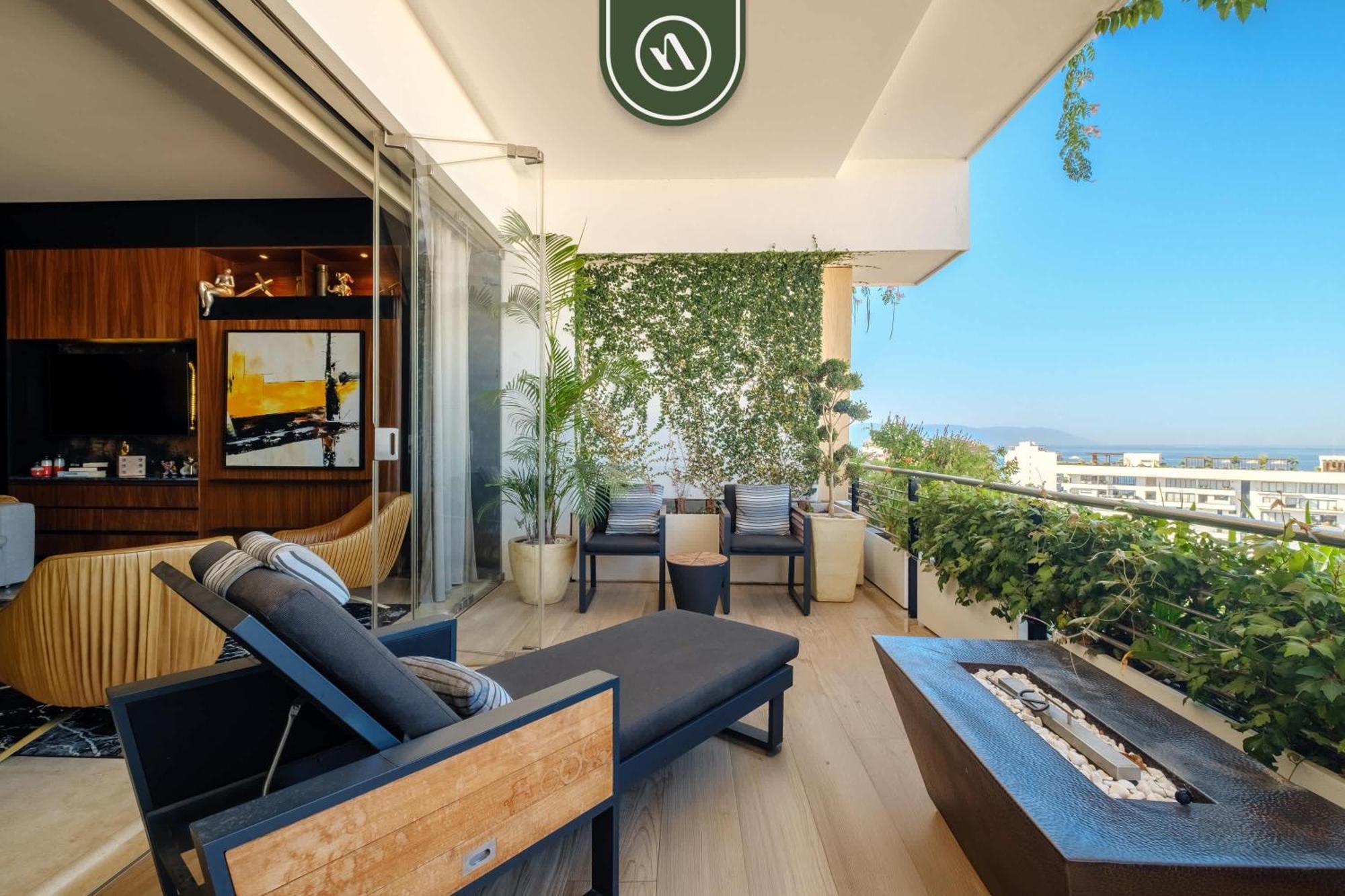 With Balcony - Rooftop Pool With Ocean View Apartment *