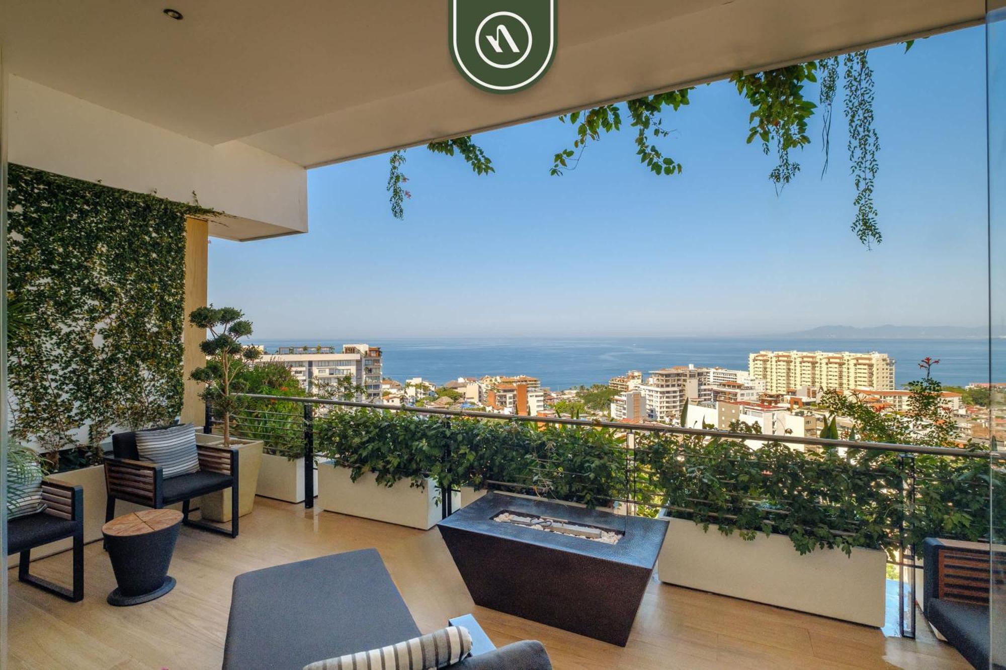 With Balcony - Rooftop Pool With Ocean View Apartment *