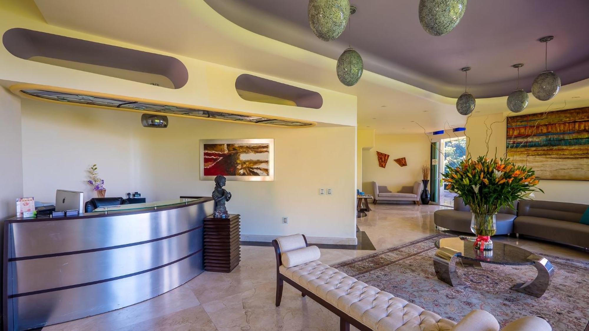 Luxury Frontage With Amazing Views For Rent Villa *