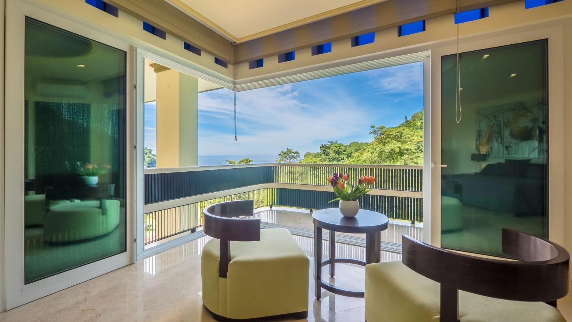 Luxury Frontage With Amazing Views For Rent