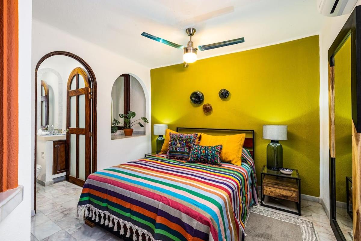Authentic - Zona Romantica *