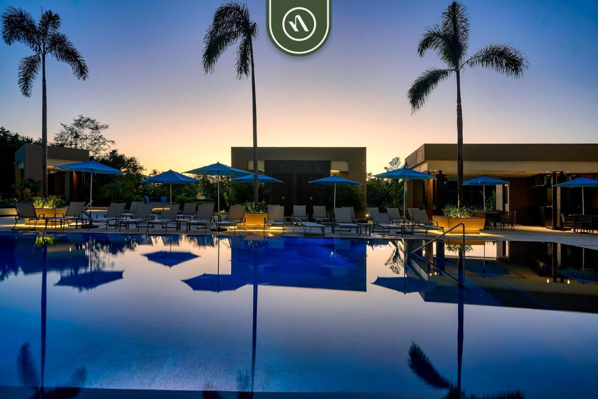 Luxury 2 Bedroom Near Golf Courses And Marina - Pool Apartment *
