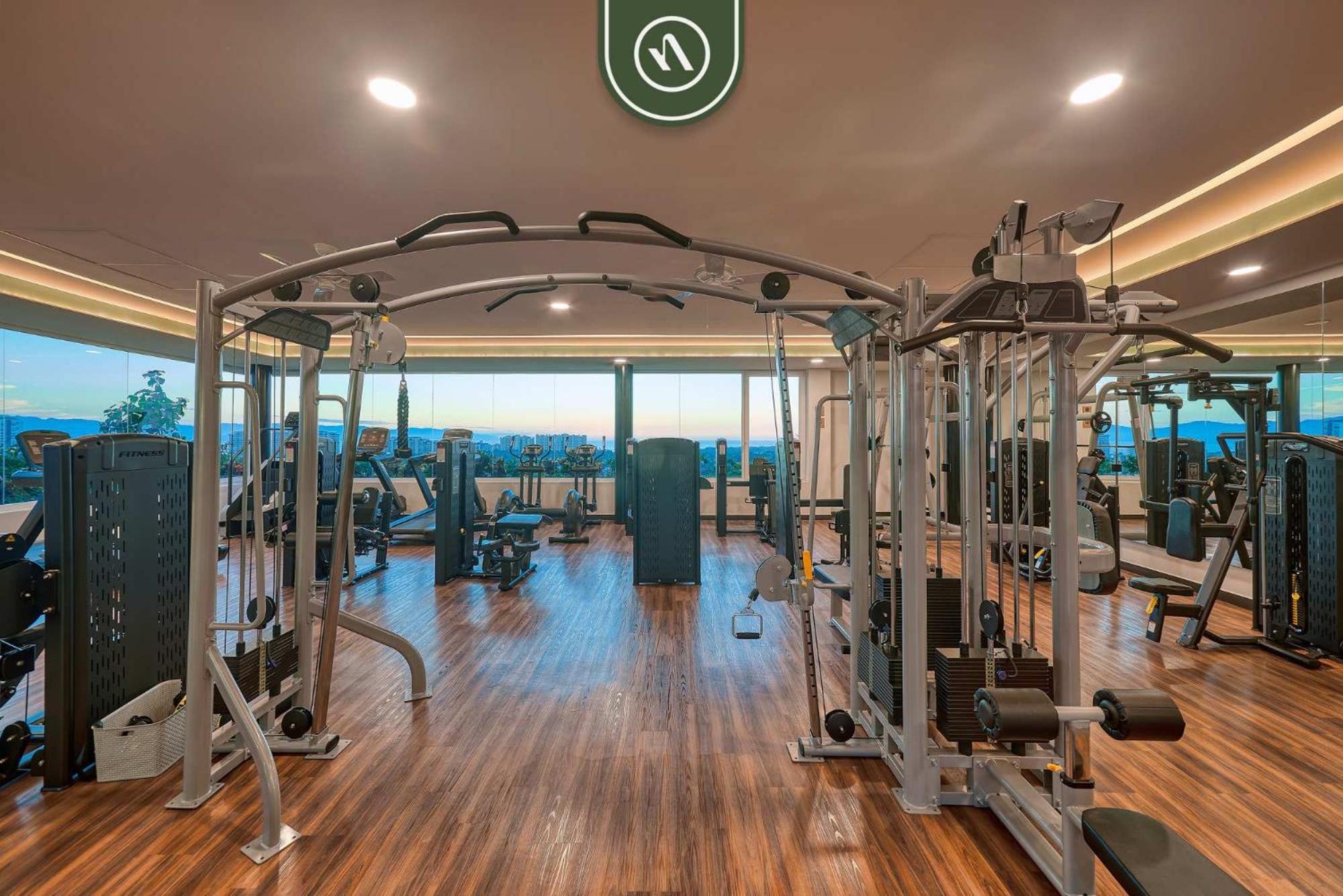 Luxury 2 Bedroom Near Golf Courses And Marina - Pool Apartment