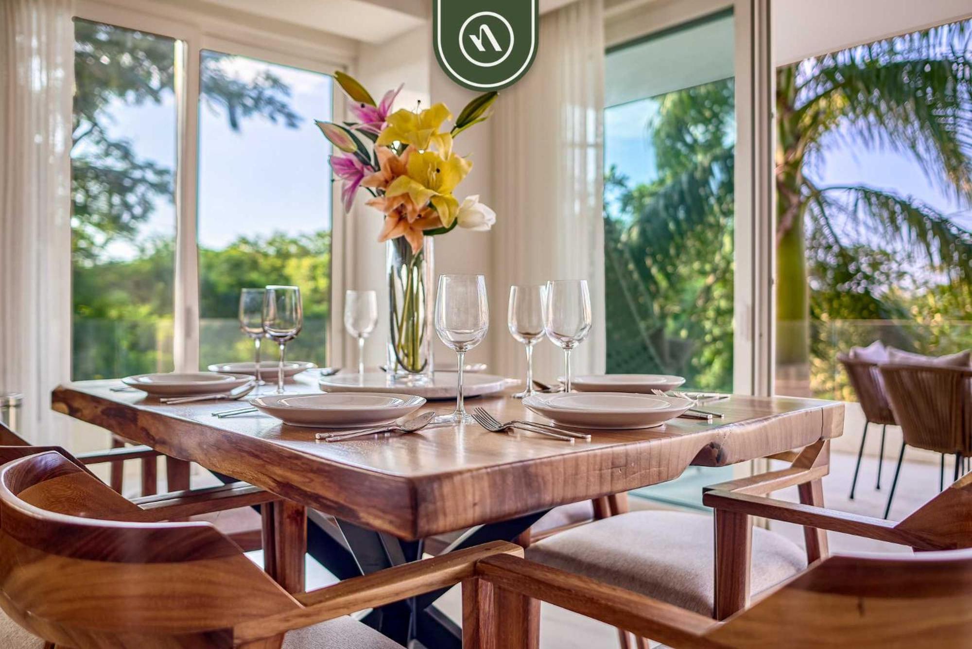 Luxury 2 Bedroom Near Golf Courses And Marina - Pool Apartment