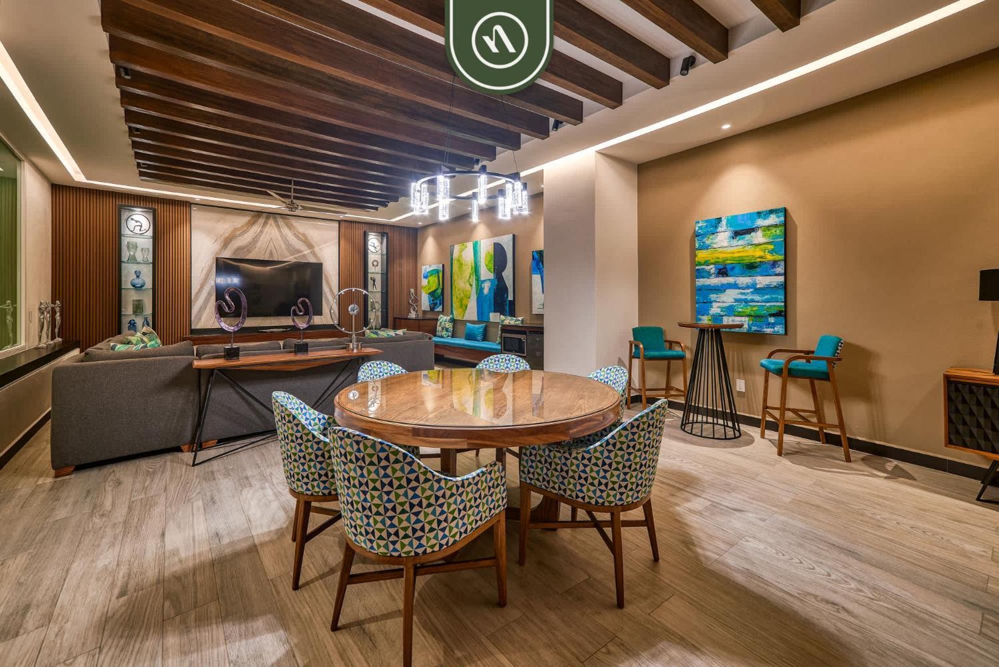 Luxury 2 Bedroom Near Golf Courses And Marina - Pool Apartment *